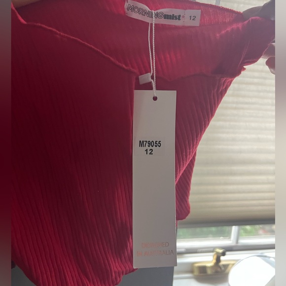 NWT Ribbed One Shoulder Top - Picture 2 of 2